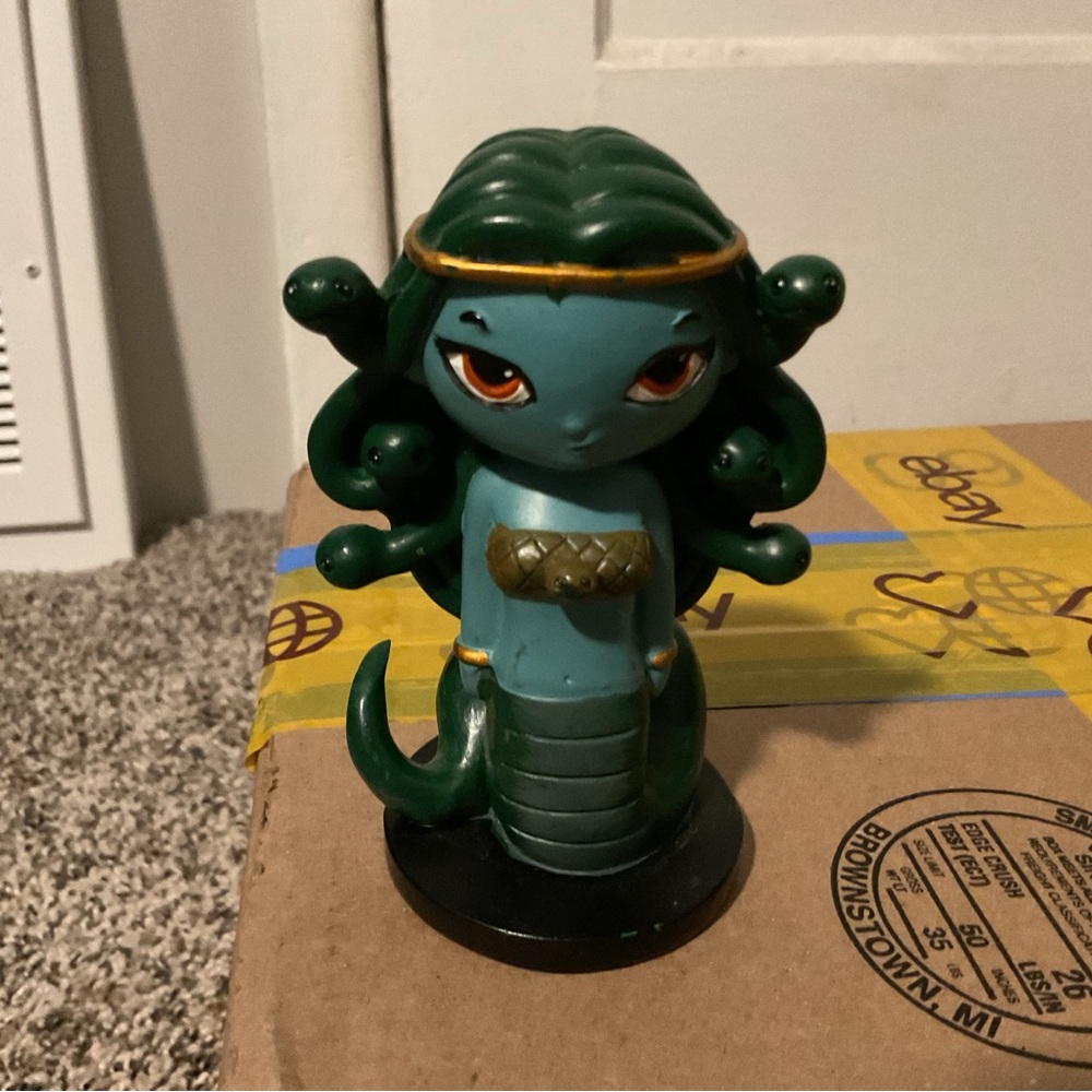 Summit Collection Figurines - Picture 3 of 6
